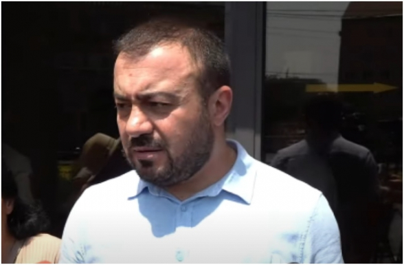 Եկել է քաղաքացիներին պատասխան տալու ժամանակը. Մանուկ Սուքիասյանը հանդիպել է քաղաքապետարանի դիմաց հավաքված բնակիչներին (տեսանյութ)